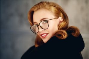 Buying Glasses Online vs In-Store: The Pros And Cons